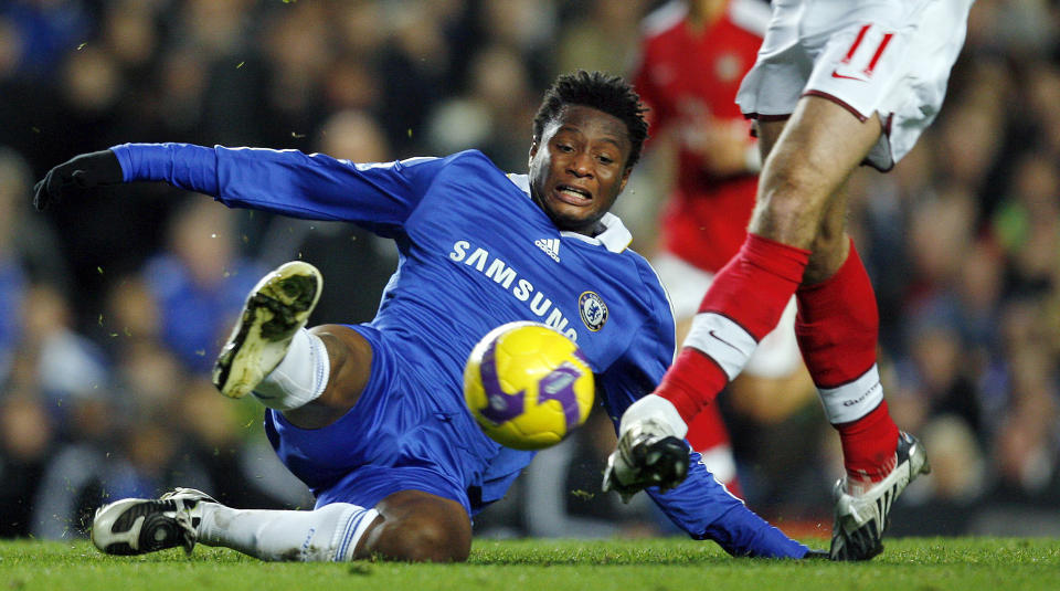 INGEN RETTIGHETER: Lyn, Chelsea og Mikel er ferdige med hverandre.Foto: AFP/Adrian Dennis