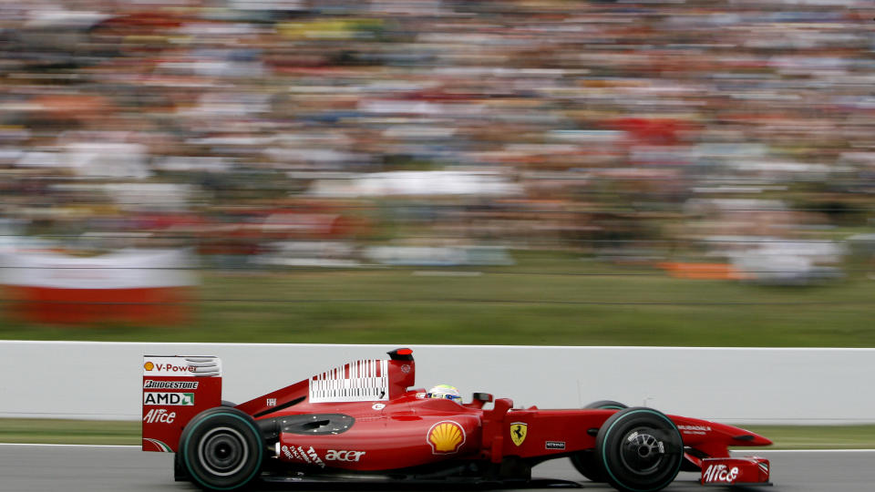TRUER MED � TREKKE SEG: Ferrari vil ikke ha noe budsjettak i formel 1.Foto: AP/Daniel Leiva
