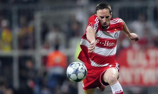 VIL HA CL FOR � BLI: Bayerns Franck Ribery har sagt at en mesterligaplass m� til for at han skal forbli i M�nchen. Etter J�rgen Klinsmanns avgang har Bayern to strake seire og er � poeng med ligaleder Wolfsburg. Foto: SCANPIX/AP/Manu Fernandez