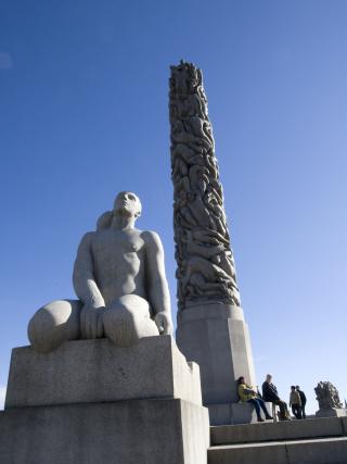 ATTRAKTIV: Frognerparken innbyr til lek, ogs� for voksenlek, if�lge RFSU
Foto: Scanpix