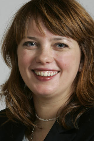 FORN�YD:  Komit�leder Anne Marit Bj�rnflaten er spesielt glad for at s�rbare grupper n� skal f� bedre vern. 
( Ap ) 
Foto: Bj�rn Sigurds�n / SCANPIX