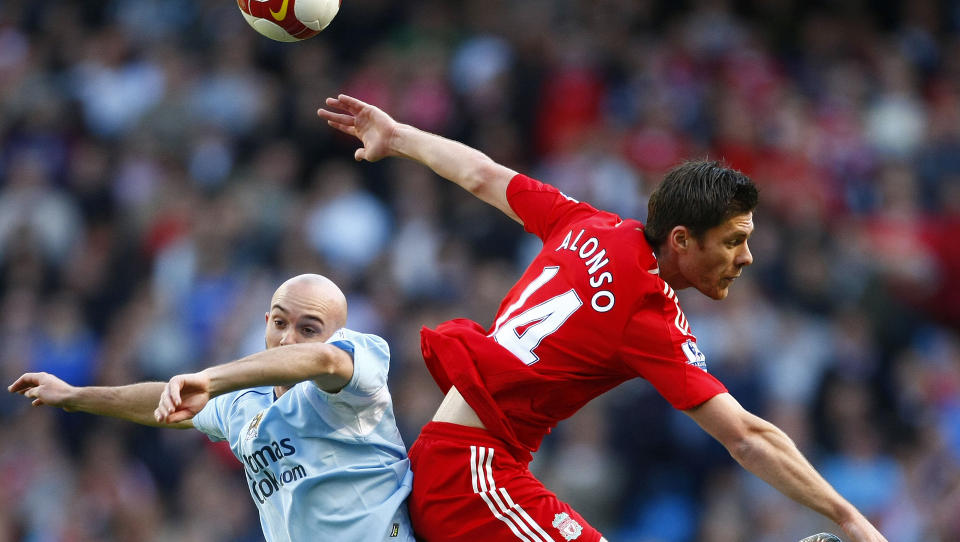 H�YT VERDSATT:Real Madrid har hatt Xabi Alonso h�yt p� sin lange �nskeliste, men innser n� at Liverpools motvillighet til � selge kan bli vanskelig � komme forbi.Foto: SCANPIX/REUTERS/Phil Noble