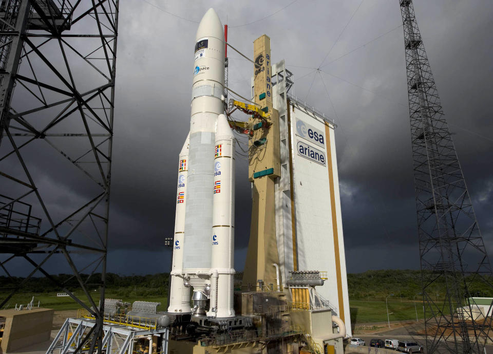 RISIKOFYLLT: To observatorier verdt n�rmere 17 milliarder kroner sendes opp fra Fransk Guyana p� samme Ariane-rakett i dag. Nervene er i helspenn hos norske forskere som har en sentral del av prosjektet. Foto: SCANPIX/REUTERS/Stephane Corvaja/ESA