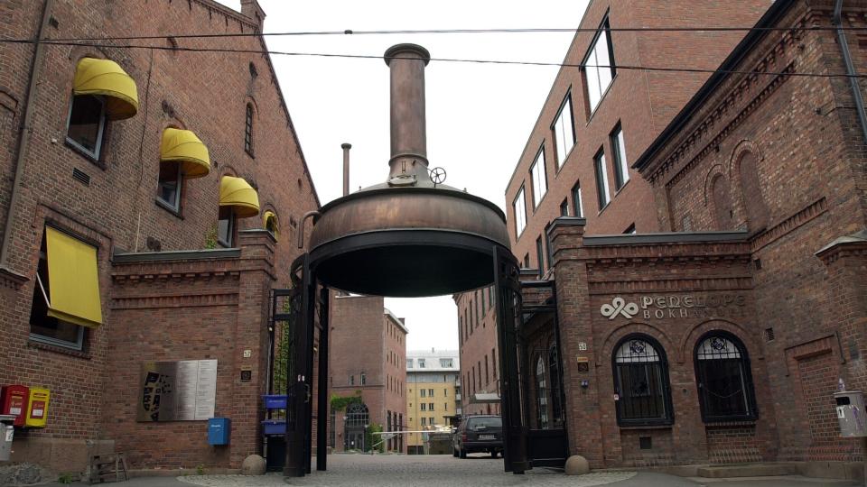 FLERE PLASSER: Regjeringen prioriterer l�rer- og sykepleierutdanning n�r de vil etablere 3000 nye studieplasser. Noen av dem vil trolig bli her p� H�gskolen i Oslo, der b�de mange l�rere og sykepleiere utdannes. 
Foto: Knut Fjeldstad / SCANPIX