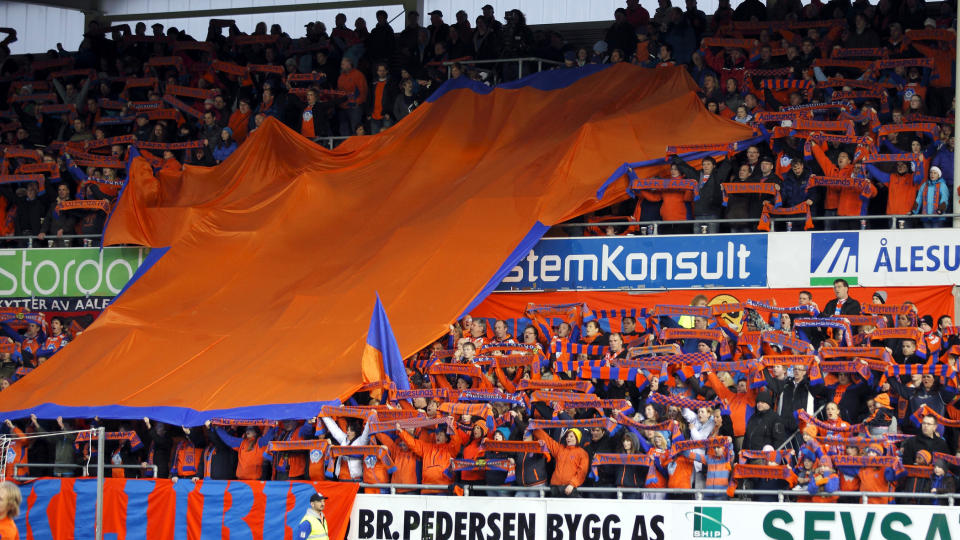 F�R ROS OG RIS: Men er Stormen i �lesund Norges beste supportere?Foto: Svein Ove Ekornesv�g / SCANPIX