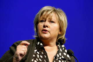 FJERNE SKATTENE: H�yre og Erna Solberg vil fjerne formueskatten, og gj�re milliard�rer til nullskatteytere.Foto: Erlend Aas / SCANPIX