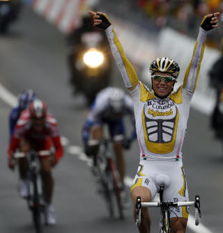 FORTSATT UNG: Edvald Boasson Hagen fyller 22 �r 17. mai, og har mange �rs utvikling foran seg. Foto: Marco Trovati, AP/Scanpix