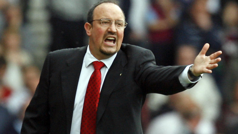 D�RLIG TAPER? Liverpool-manager Rafa Benitez nekter � si at Manchester United er det beste laget selv om de leder ligaen med seks poeng f�r dagens kamp. Men s� har tross alt Liverpool sl�tt United i begge seriem�tene. Foto: Ian Kington, AFP/Scanpix