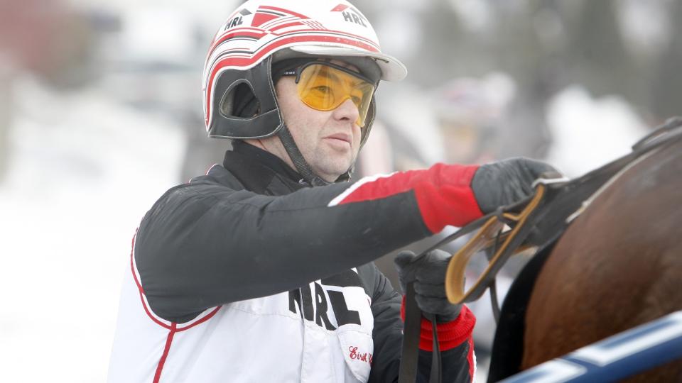 ALLE HESTENE SKUFFER. Mesterskapets ulykkefugl er utvilsomt Eirik H�itomt. Alle hestene han har kj�rt s� langt har skuffet. Foto: HESTEGUIDEN.COM.
