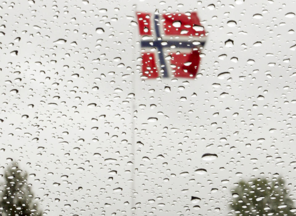 LREGN: 17. mai var regnfull p� Lillestr�m i fjor. Men det sp�rs om Romerike f�r flest helsekroner hvis v�ret skal v�re en faktor. Foto: Paul Kleiven/SCANPIX