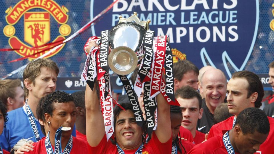 - VET AT JEG IKKE FORTSETTER: Manchester United hevder at de vil beholde Carlos Tevez, men argentineren sier selv at han vil bort. Med mindre Alex Ferguson f�r ham til � skifte mening, blir Champions League-finalen om ti dager Tevez' siste kamp for klubben.Foto: Phil Noble, Reuters/Scanpix