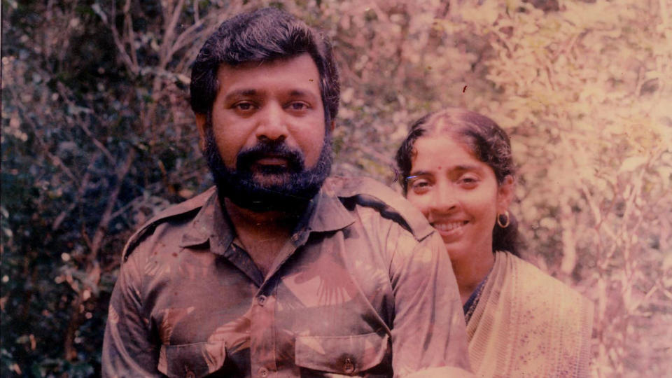 OMRINGET: Tamilenes leder Velupillai Prabhakaran skal v�re skutt if�lge det srilankiske forsvaret. Dette bildet er hentet fra hans familiealbum. Foto: AFP PHOTO/SCANPIX
