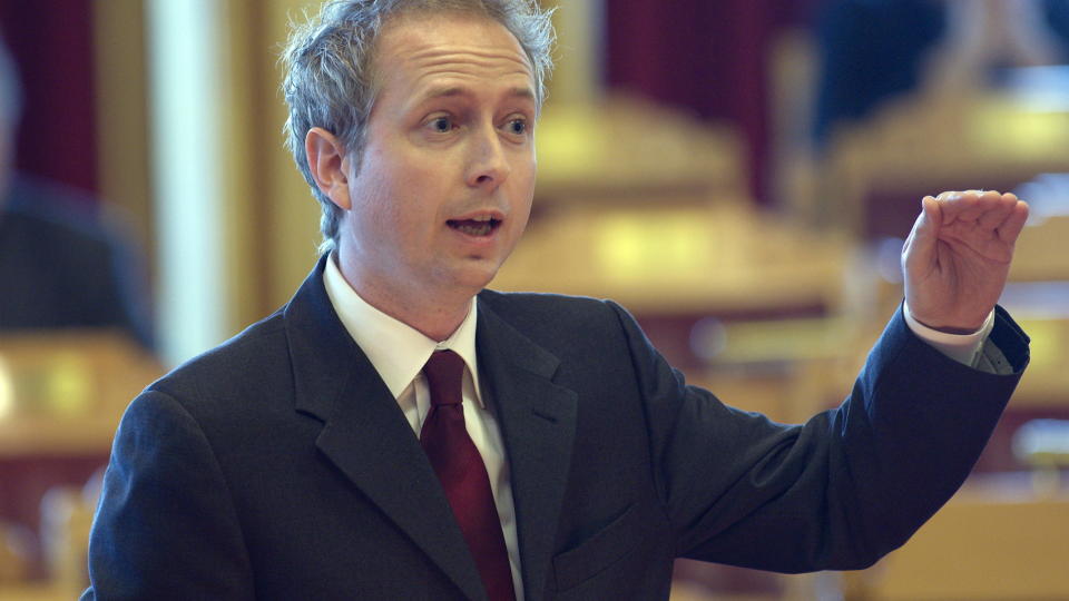 IKKE SNILLERE: Kunnskapsminister B�rd Vegar Solhjell tror ikke rikspolitikerne er snillerne enn lokalpolitikerne. Foto Morten Holm / SCANPIX