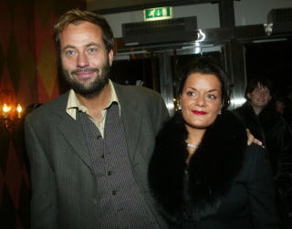 - BANAL DUMSKAP: Det mener Arve Juritzen. Her er Juritzen sammen med Elina Krantz, sjef for Stand Up Norge. Foto: Morten Holm / Scanpix