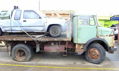 - FOR D�RLIG FESTET: Eieren av lastebilen mener bilen ble for d�rlig sikret. Foto: Tysk politi