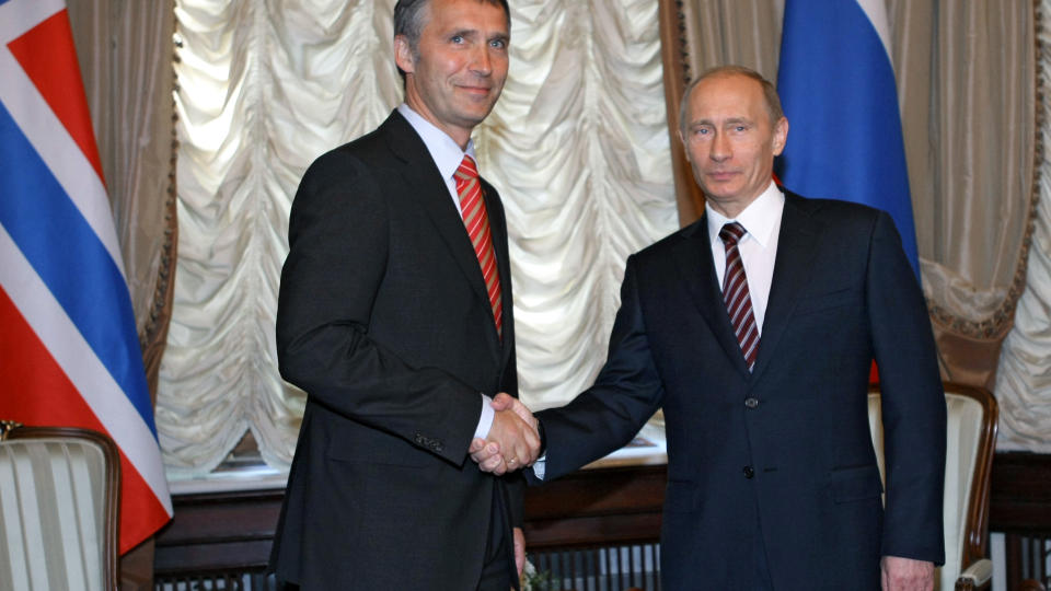 M�TTES I DAG: Den russiske statsministeren Vladimir Putin m�tte i dag statsminister Jens Stoltenberg i Moskva for samtaler om blant annet den betente Telenor-striden. Foto: AP/Alexei Nikolsky