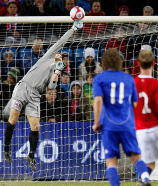 �GES VALG: Tidligere landslagssjef �ge Hareide mener Jon Knudsen b�r v�re Norges f�rstem�lvakt i de viktige kvalikkampene som n�rmer seg.
Foto: H�kon Mosvold Larsen / SCANPIX
