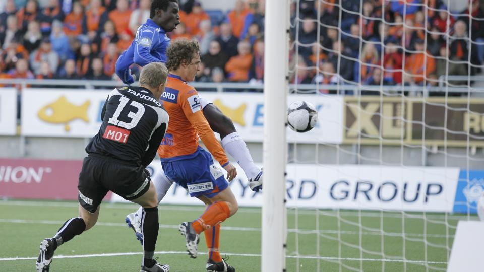 KAN F� S�SKENSELSKAP: Moldes Mame Biram Diouf har v�rt god for klubben i sesonginnledningen. N� vurderer Molde enda et blad Mame Diouf.
Foto: Svein Ove Ekornesv�g / SCANPIX