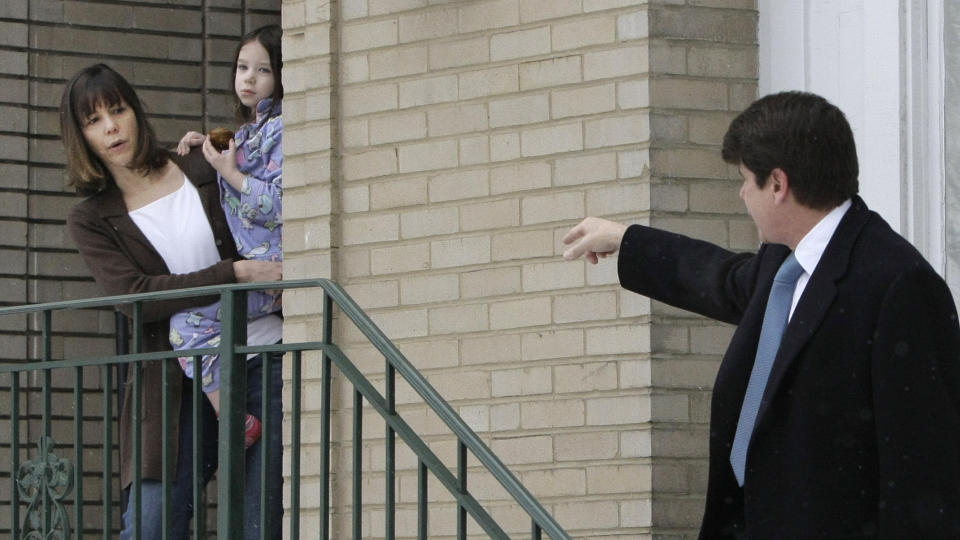 OVERLATER TV-INNSPILLINGEN TIL KONA: Rod Blagojevich f�r ikke delta i realityserien ettersom han er tiltalt for 19 lovbrudd, deriblant fors�k p� � selge president Obamas sete i senatet. Foto: Scanpix