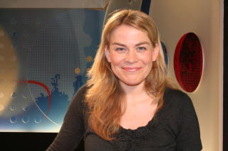 P� PLASS IGJEN:Siv Helberg har v�rt programleder for �Sommer�pent� f�r. I �r skal hun i bresjen igjen.