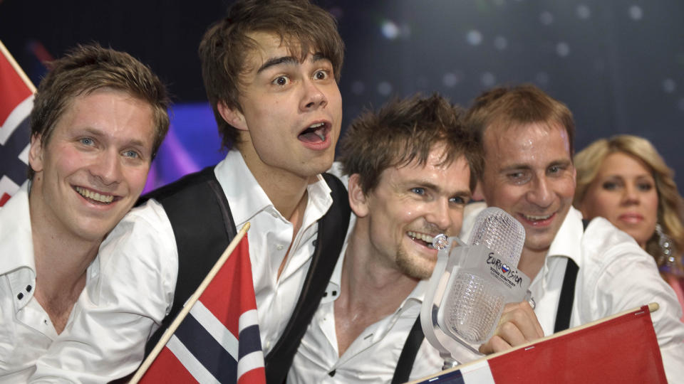 EVENTYRLIG: Alexander Rybaks �Fairytale� gav gjenlyd i Moskva l�rdag kveld. De norske telefonstemmene ble derimot ikke h�rt. Foto: STELLA PICTURES