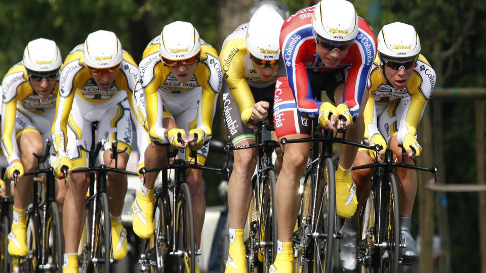 GODT LAGSAMARBEID: Som p� den f�rste lagtempoetappen gjorde Team-Columbia sitt for � s�rge for at Mark Cavendish kunne trille f�rst over m�l p� den trettende etappen i Giro d'Italia.Foto: SCANPIXAP/Alessandro Trovati