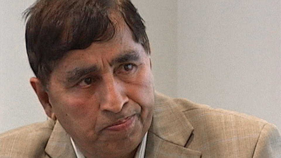 AVVISER MEDLEMSJUKS: Leder Fazal Hussain i Pakistan Velferds Organisasjon. Foto: TV2