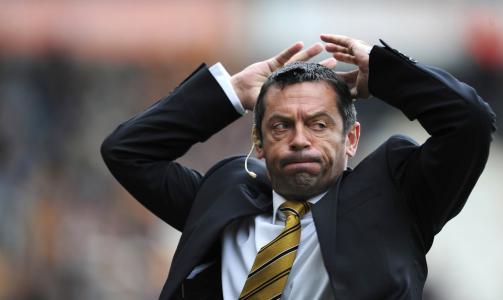 FORDEL UNITED: Hull-manager Phil Brown mener at det er til Manchester Uniteds fordel dersom ligamestrene skulle stille med et reservepreget lag i morgendagens serieavslutning p� KC Stadium.Foto: SCANPIX/REUTERS/Nigel Roddis