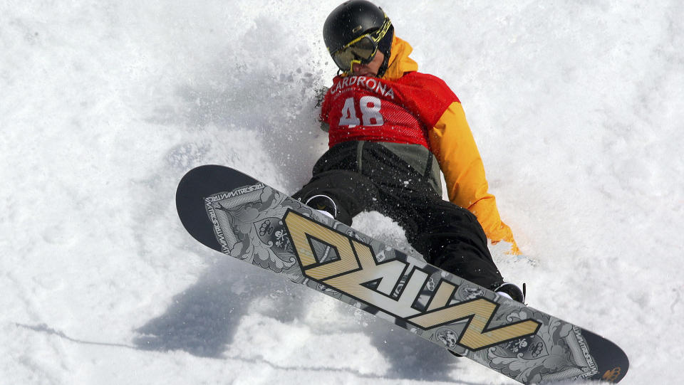 MACHOMANN: Den �sterrikske snowboarderen Michael Macho burde ha alle forutsetninger for et langt og lykkelig liv. Machomenn med interesse for natur og friluft lever lengre enn sine mer feminine br�dre, hevder nemlig svenske forskere. Her er Macho fotografert under en konkurranse p� New Zealand. Foto: AP Photo/NZPA, Dianne Manson/Scanpix
