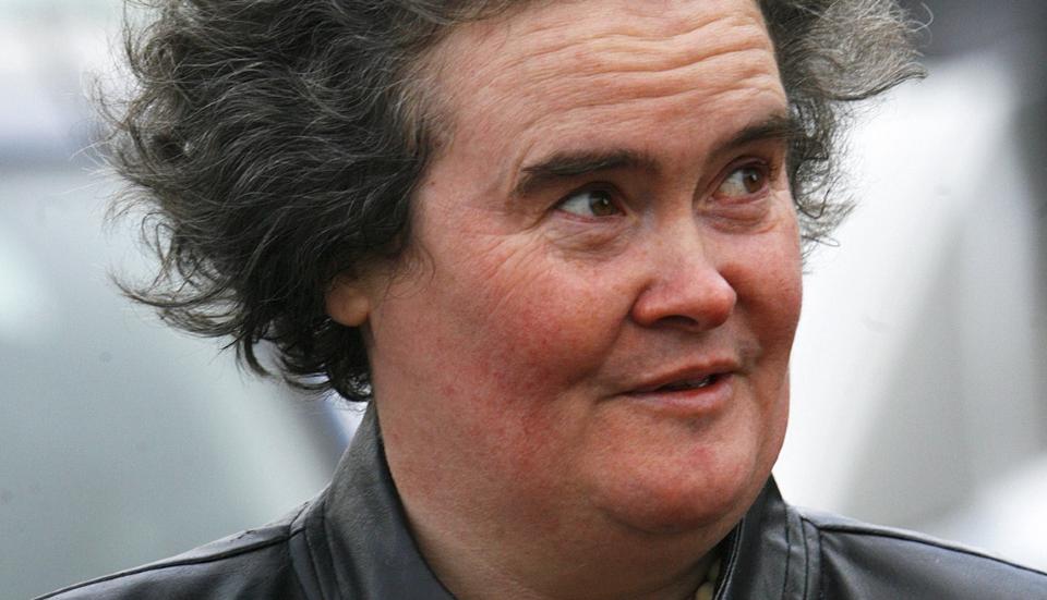 SER LYST UT: Susan Boyle kom som en overraskelse inn i britisk underholdningsliv i midten av april. Siden har hun blitt sv�rt popul�r. Foto: DAVID MOIR / REUTERS