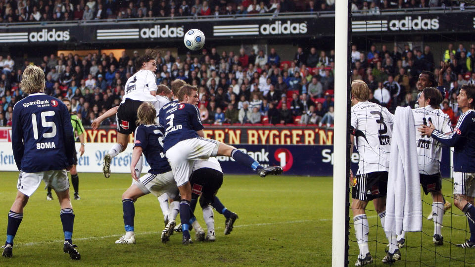 MATCHVINNER: Mikael Lustig scoret kampens eneste m�l mot Viking i g�r kveld. Foto: Gorm Kallestad / SCANPIX