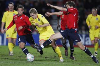 TERRIER: H�stad ble mye brukt p� landslaget under �ge Hareide. Her i aksjon mot Wales. Foto: REUTERS/Phil Noble