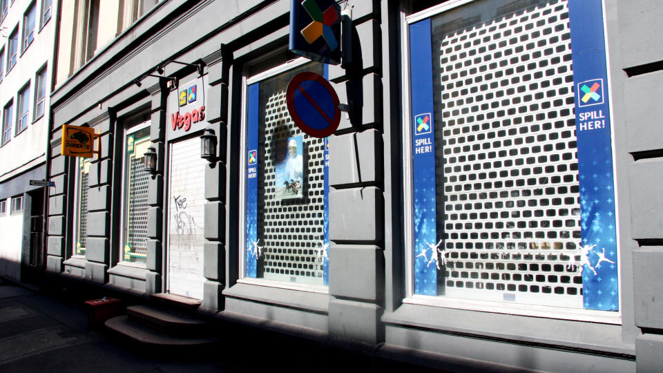 RANET I FJOR: De tre mennene har erkjent at de stod bak et grovt ran av denne tippekiosken i Oslo sentrum i fjor. Foto: Sindre Granly Meldalen