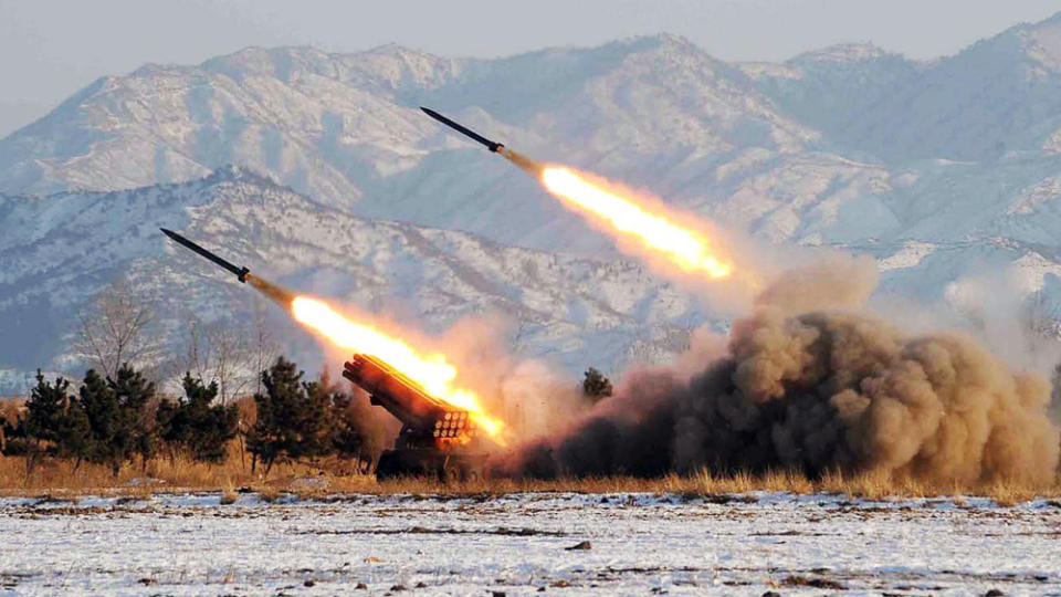 PR�VESKYTING: Nord-Korea avfyrer kortdistanseraketter tidligere i �r. Foto: KCNA/AFP/SCANPIX