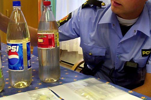FLYTENDE OG FARLIG: GHB er vanskelig � dosere og faren for overdose er stor.  Arkivfoto: LARS EIVIND BONES