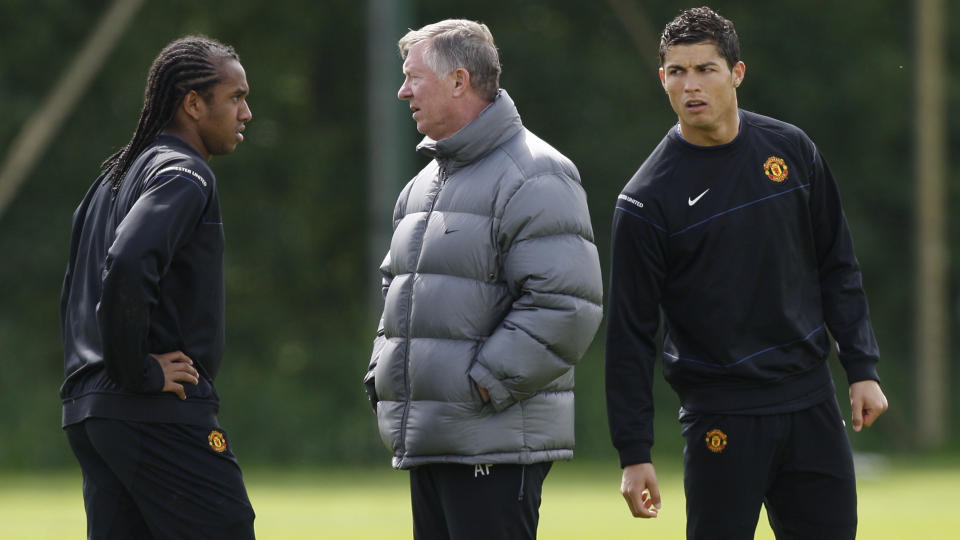 NAKEN, SIER DU? VEL ...: Mon tro om Anderson (t.v.) har v�get � sp�rre Alex Ferguson om tillatelse f�r han lovet � strippe ved scoring. Foto: Jon Super, AP/Scanpix