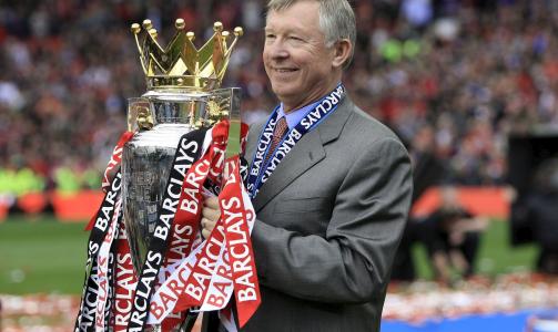 SAMLER: Sir Alex Ferguson har sikret Manchester United elleve slike pokaler. Foto: EPA