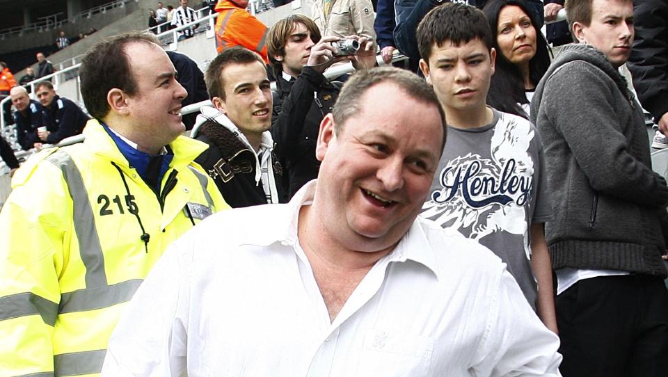 - SORRY! Newcastle-eier Mike Ashley innr�mmer i en uttalelse p� klubbens hjemmeside at det er gjort feil i de siste sesongene, og at han er lei seg for det. Newcastle rykket ned etter 16 �r i Premier League. Foto: David Moir, Reuters/Scanpix