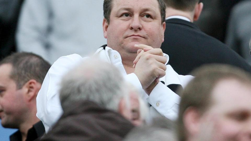 VIL UT: Newcastle-eier Mike Ashley vil selge seg ut av klubben s� raskt som overhodet mulig.Foto: SCANPIX/EPA/LINDSEY PARNABY