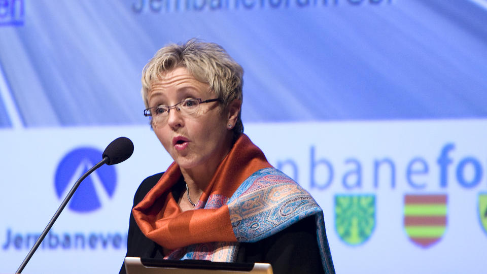 SYKEMELDT: Samferdselsminister Liv Signe Navarsete. Foto: Heiko Junge/SCANPIX
