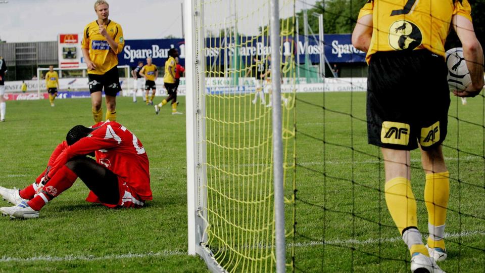 I MINUS: Her depper Moss FK-spillerne etter et tabbem�l i cupen, mot Str�msgodset i 2007. Foto: Scanpix