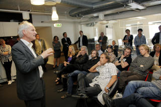 ORIENTERTE: Konserndirekt�r Tore Stangebye informerte om Berner Gruppens �konomi og priopriteringer under et allm�te tidligere i dag. Foto: Jon Terje Hellgren-Hansen/Dagbladet
