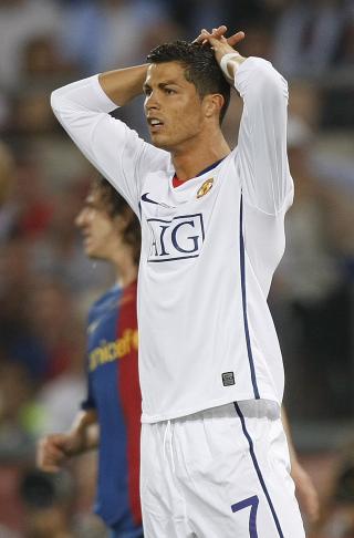 DEPPET: Cristiano Ronaldo klarte ikke hente fram det lille ekstra i finalen. Foto: REUTERS