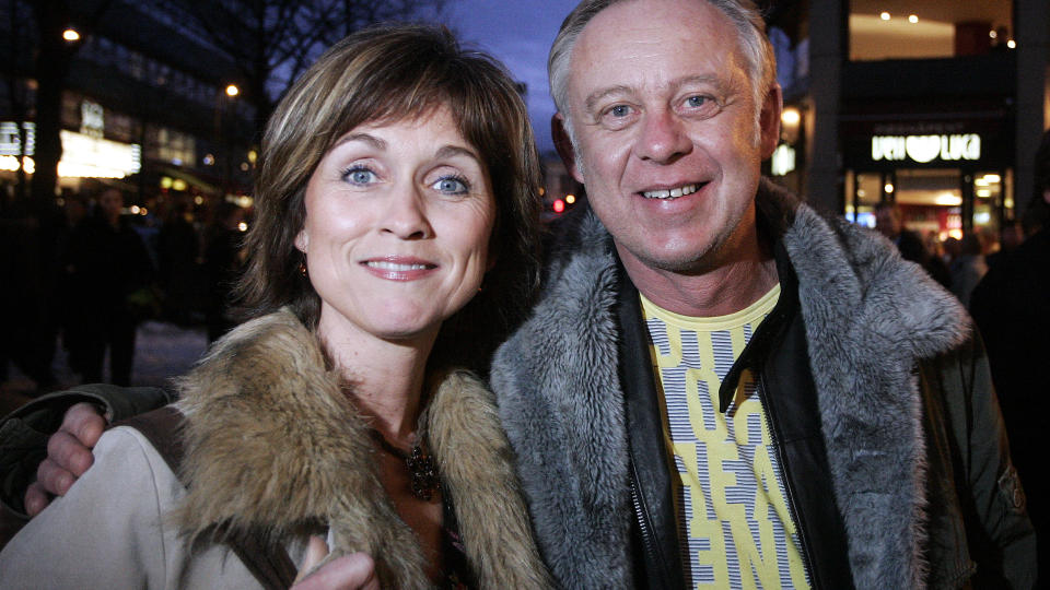 TRAKK SEG: Hilde Hummelvold blir ikke � se i �Sommer�pent� likevel. Her er hun avbildet sammen med ektemann Petter Nome. FOTO: SCANPIX