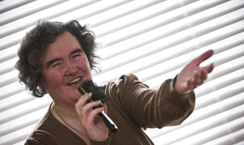 G�R FOR GULL: Susan Boyle ble stjerne over kvelden da hun m�lbandt dommerne i Britain's Got Talent. Foto: SCANPIX