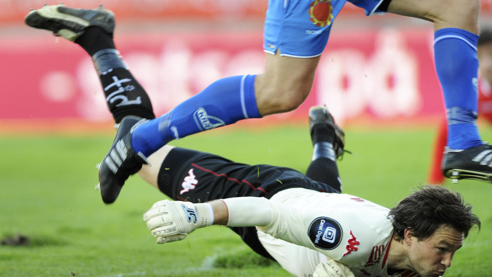 HJELPER H�YRE: Brann-keeper H�kon Opdal har spilt inn valgkampvideo for H�yre og sier det er ideologien han er tilhenger av.Foto: Marit Hommedal  / SCANPIX