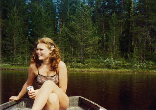 R�DH�RET: Inger Ellen har farget h�ret i alle �r. Men her er originalfargen, p� ferietur i Sverige.