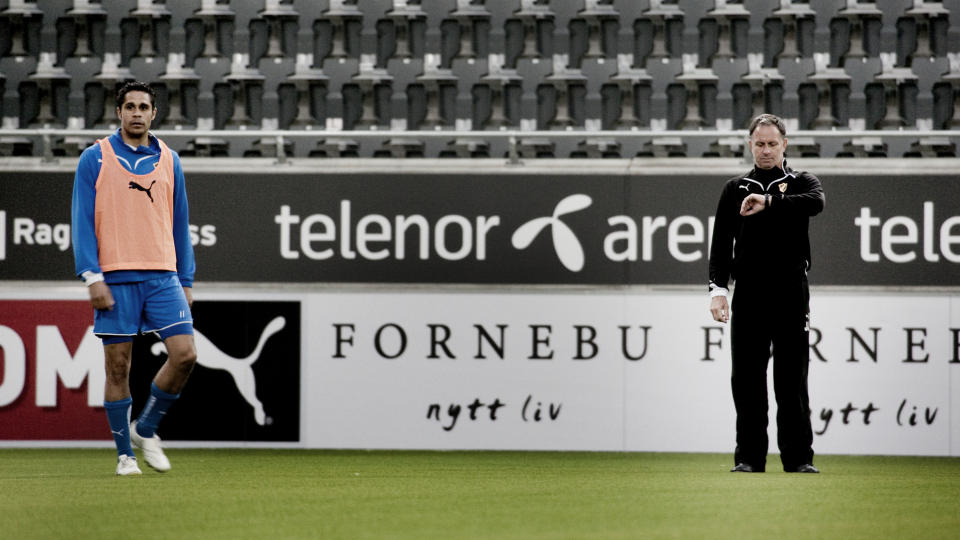 TID FOR KUTT?:  Verken Daniel Nannskog (t.v.) eller Jan J�nsson kjente til at Stab�k-ledelsen har dr�vftet l�nnskutt i spillergruppa da de kom p� trening i Telenor Arena i g�r.Foto: Sveinung U. Ystad/Dagbladet