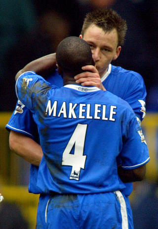 - TERRY GA MOURINHO D�DSKYSSET: Claude Makelele hevder at det var John Terry som regisserte sparkingen av Jose Mourinho h�sten 2007.Foto: SCANPIX/REUTERS/Jed Leicester