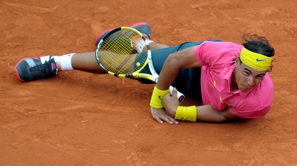F�RSTE TAP: Rafael Nadal tapte i dag for f�rste gang p� Roland Garros-grusen i Paris. Foto: EPA